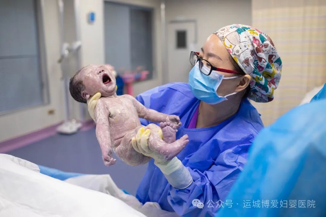 为什么顺产后不能立即回病房,而剖宫产可以？